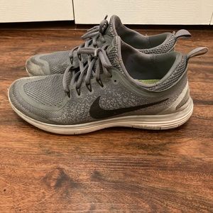 Gray Nike Free Run Distance 2 size 10.5 men’s